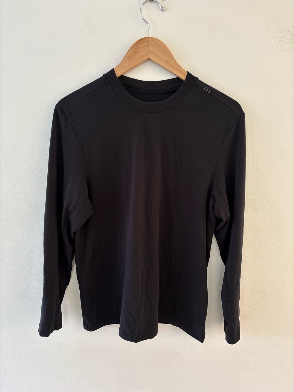 Lululemon - Black Long-Sleeve Crew Athletic Shirt, Mens Small, Great condition!